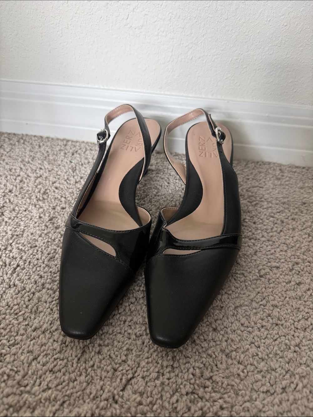 Naturalizer Black Pointed Slingback Heels